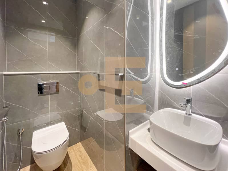 Large Size | 3 Baths| Equipped Kitchen - Image 13