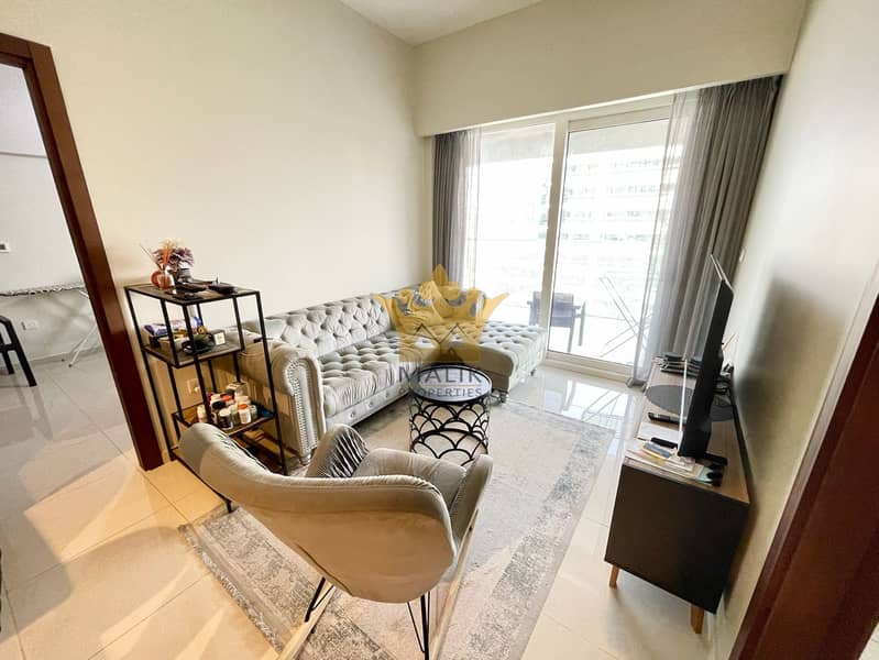 Luxurious 2-Bedroom Apartment with Canal View