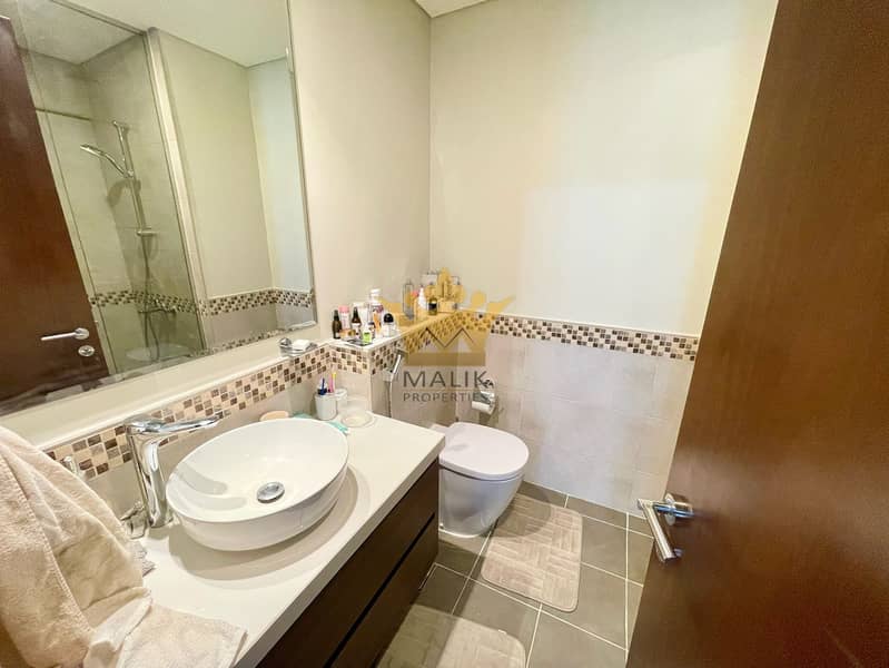 Luxurious 2-Bedroom Apartment with Canal View - Image 11