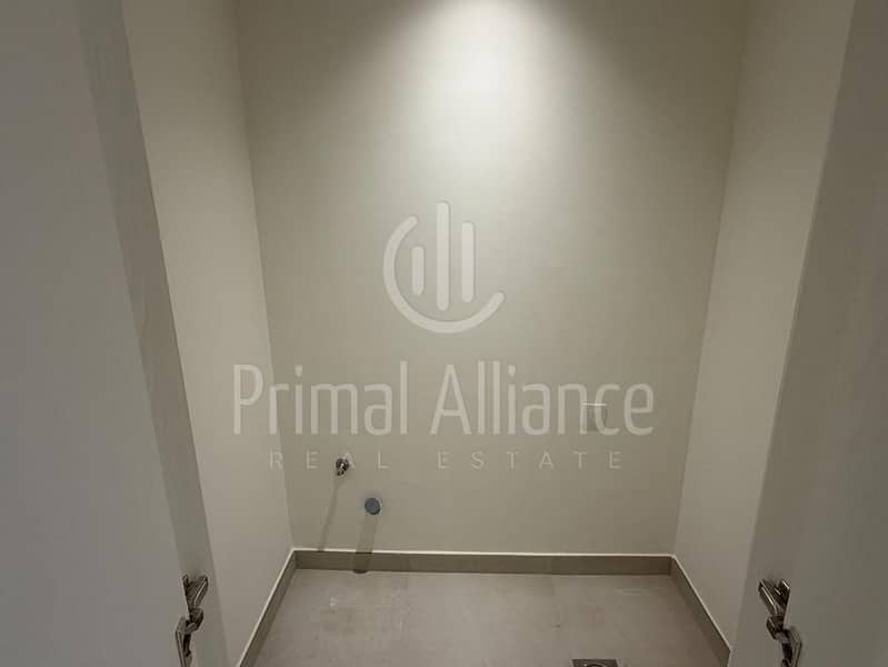 Burj and Central Park View | Brand New | Prime Location - Image 8