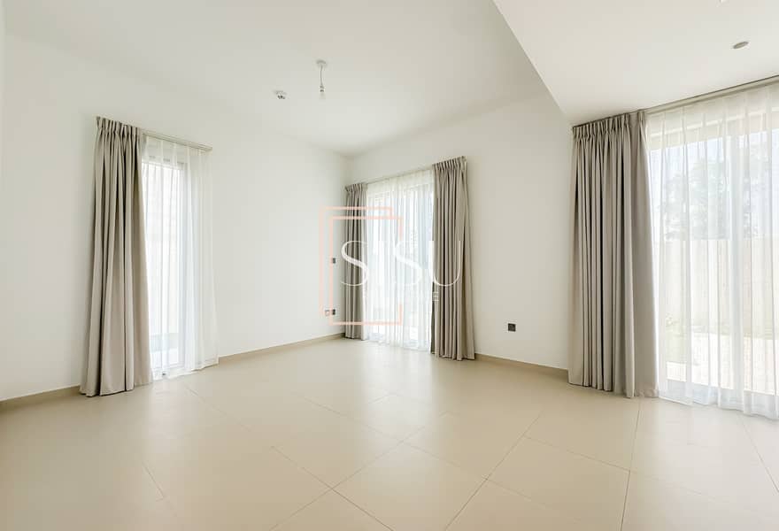 Single Row | End Unit | Close to Amenities - Image 8