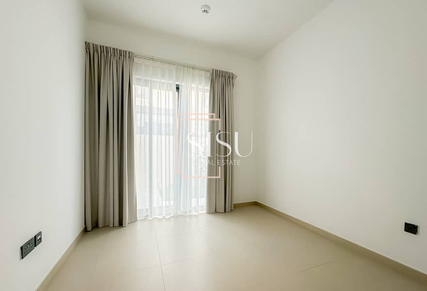 Single Row | End Unit | Close to Amenities - Image 10