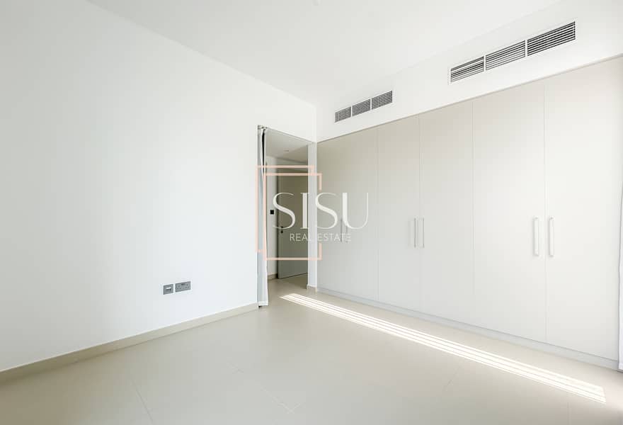 Single Row | End Unit | Close to Amenities - Image 14