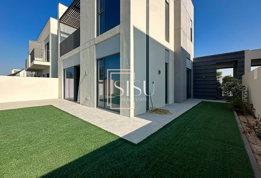 Single Row | End Unit | Close to Amenities - Image 27