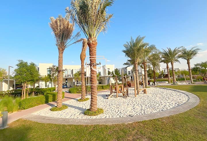 Single Row | End Unit | Close to Amenities - Image 30