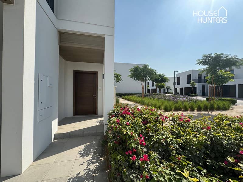 Corner unit | Greenery view | Brand New