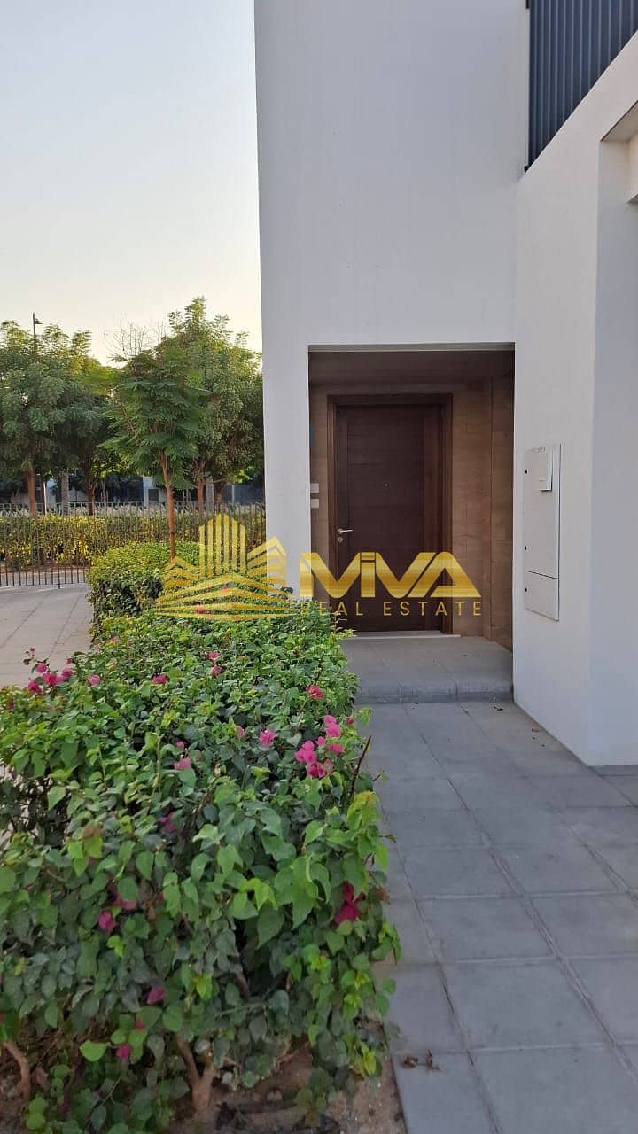 3-bedroom + maid’s villa - Image 38