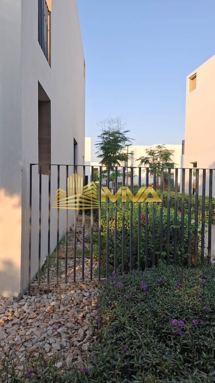 3-bedroom + maid’s villa - Image 39