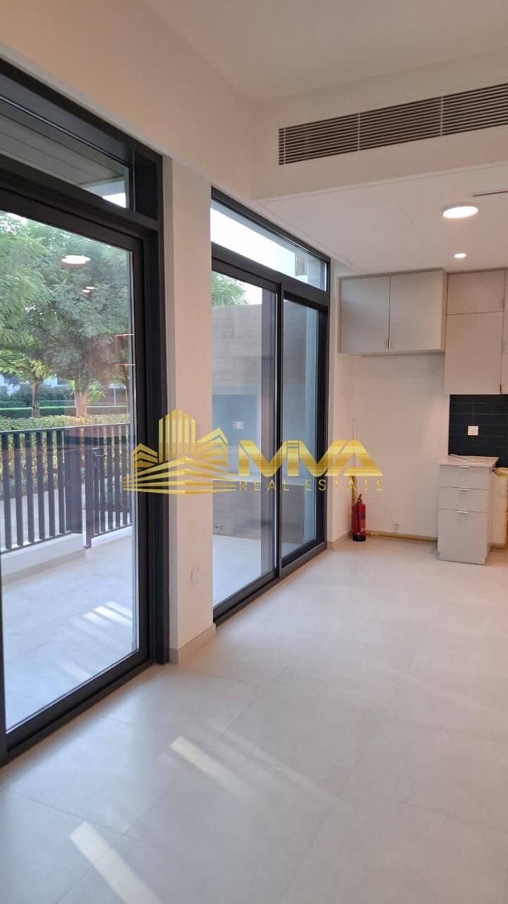 3-bedroom + maid’s villa - Image 40