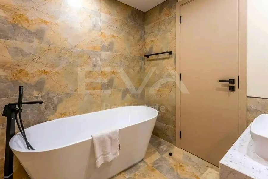 Fully Upgraded | Burj and Sea View | Corner Unit - Image 18