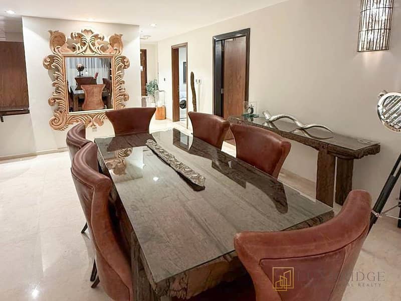 Unfurnished | 2 Garage Parking | Spacious - Image 9