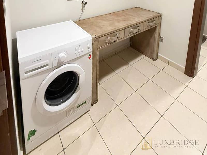 Unfurnished | 2 Garage Parking | Spacious - Image 11