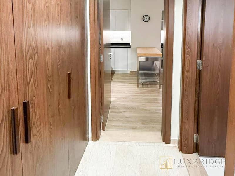 Unfurnished | 2 Garage Parking | Spacious - Image 12