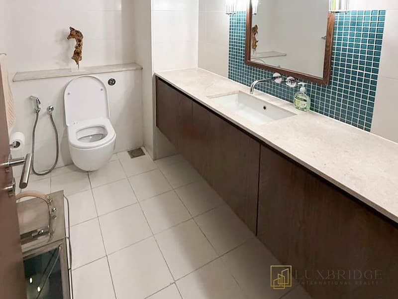 Unfurnished | 2 Garage Parking | Spacious - Image 13