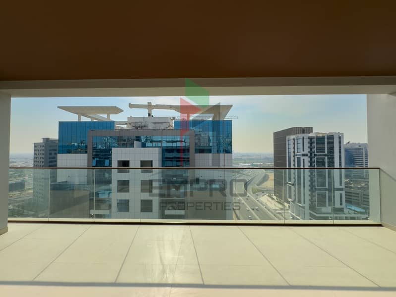 Luxurious 1 Bedroom Apartment in Business Bay - Image 14