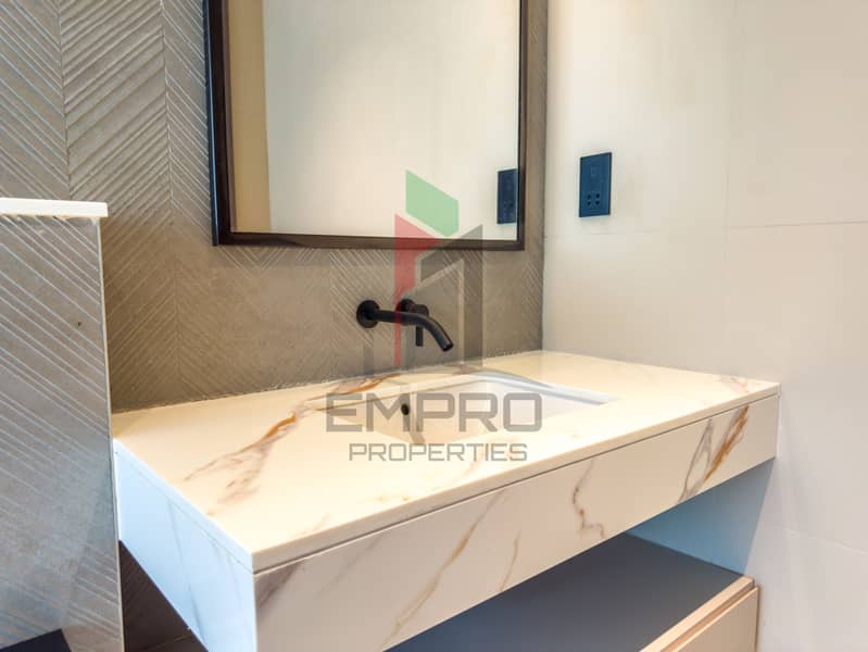 Luxurious 1 Bedroom Apartment in Business Bay - Image 15