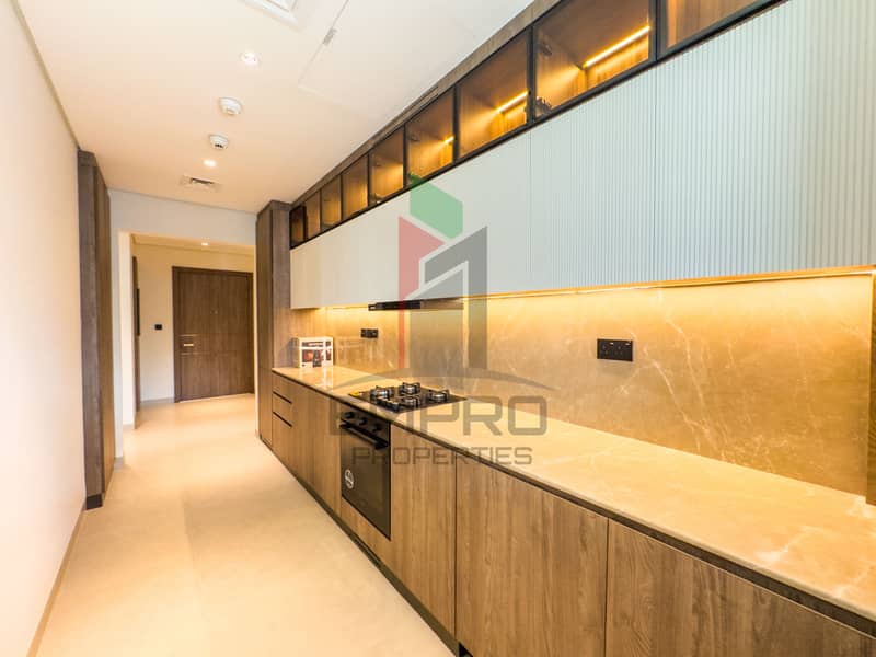 Luxurious 1 Bedroom Apartment in Business Bay - Image 24