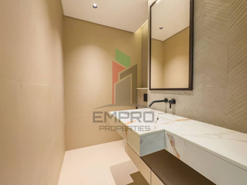 Luxurious 1 Bedroom Apartment in Business Bay - Image 26