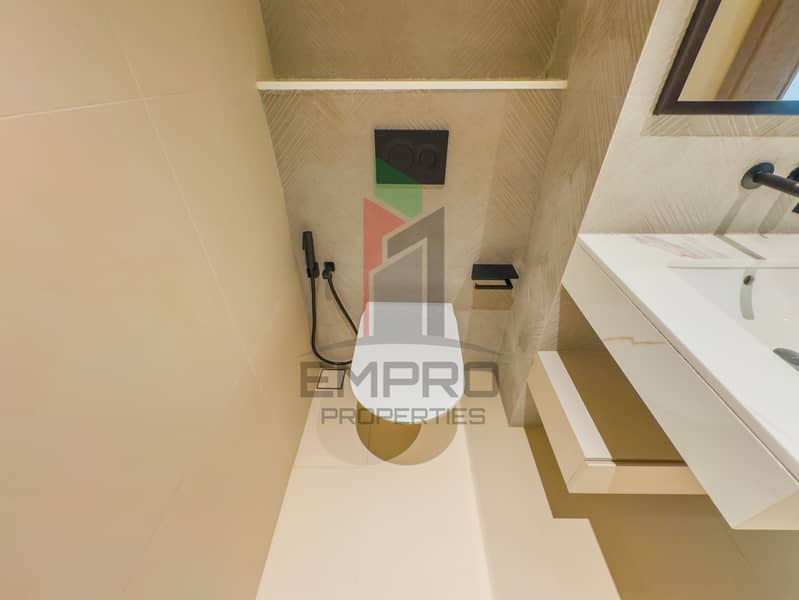 Luxurious 1 Bedroom Apartment in Business Bay - Image 27