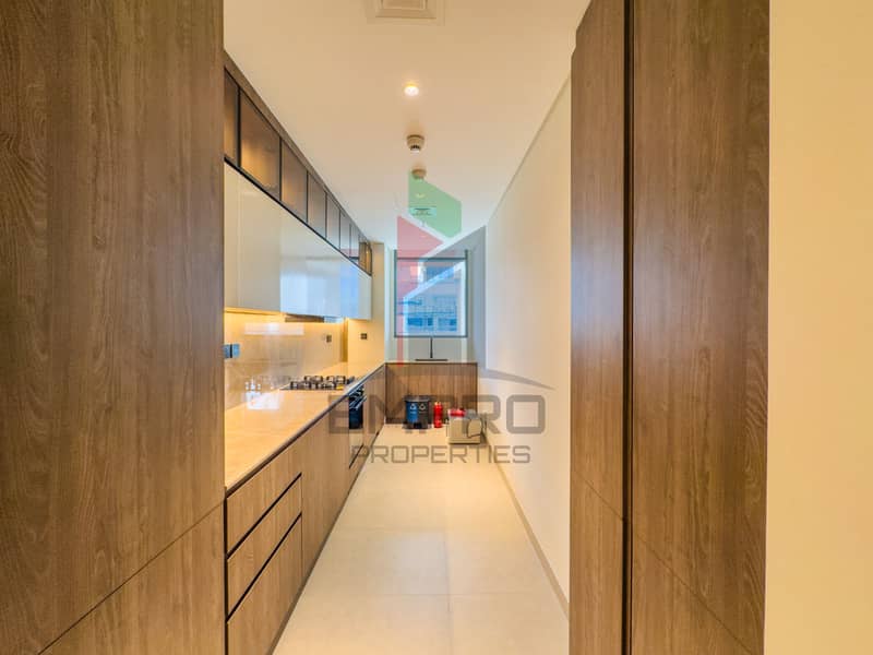 Luxurious 1 Bedroom Apartment in Business Bay - Image 29