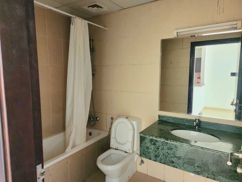 VACANT | SPACIOUS 1BR | READY TO MOVE IN - Image 8