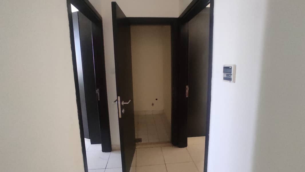 VACANT | SPACIOUS 1BR | READY TO MOVE IN - Image 6