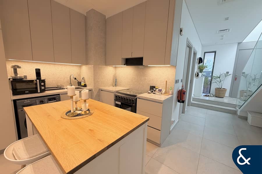 Modern Townhouse | 2 Beds + Maids | Rented