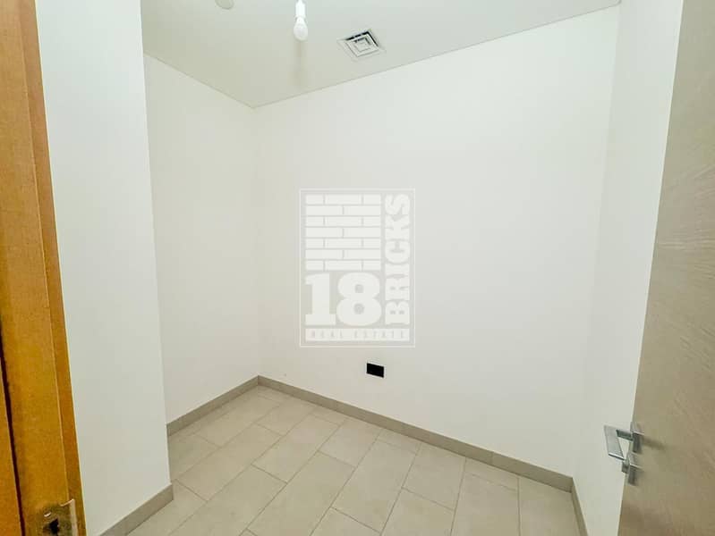 1 Bedroom+ Study | Fully Furnished | Lagoon View - Image 7