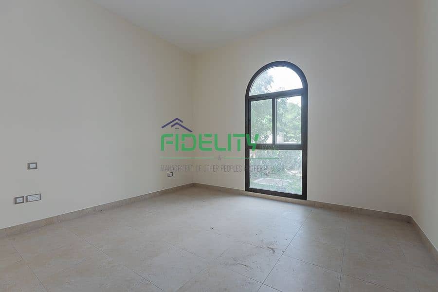 No Commission| Single Row 4BR| Corner Unit | Ready to move in - Image 9