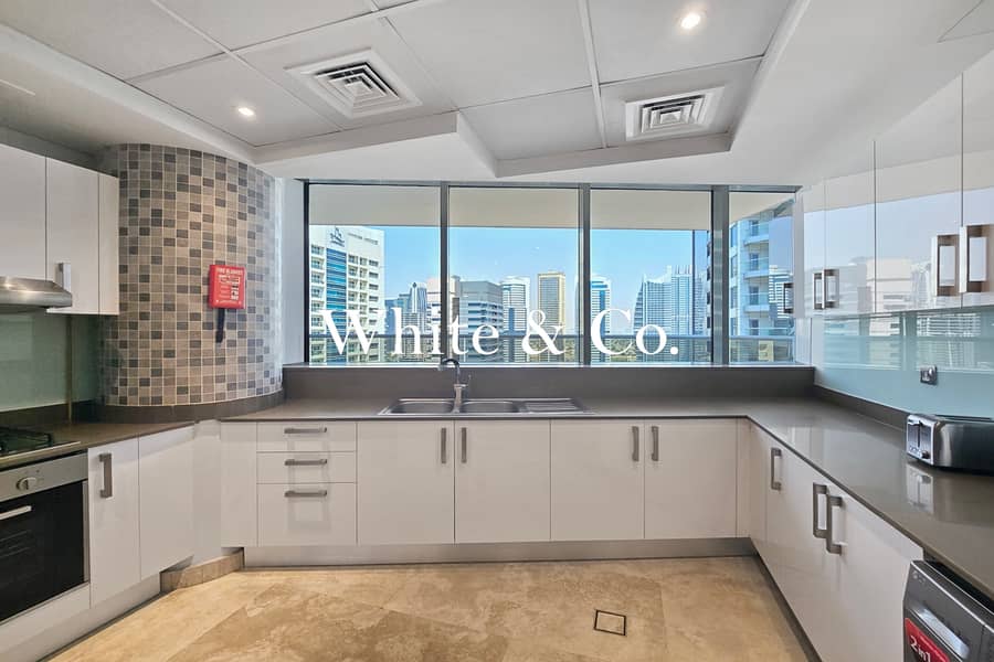 Full Floor Penthouse | Modern | Vacant - Image 7