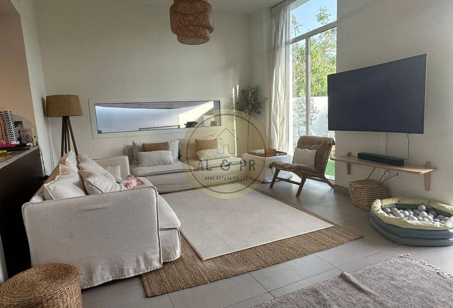 3 BEDS TOWNHOUSE | SPACIOUS LAYOUT |SINGLE ROW