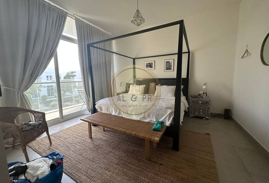 3 BEDS TOWNHOUSE | SPACIOUS LAYOUT |SINGLE ROW