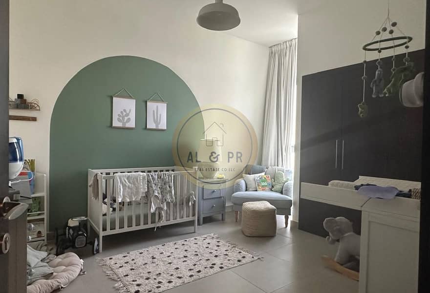 3 BEDS TOWNHOUSE | SPACIOUS LAYOUT |SINGLE ROW - Image 9