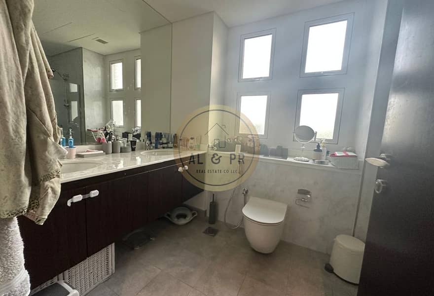 3 BEDS TOWNHOUSE | SPACIOUS LAYOUT |SINGLE ROW - Image 13