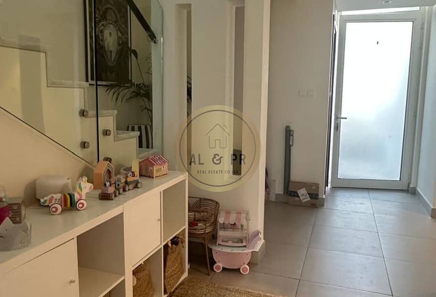 3 BEDS TOWNHOUSE | SPACIOUS LAYOUT |SINGLE ROW - Image 14