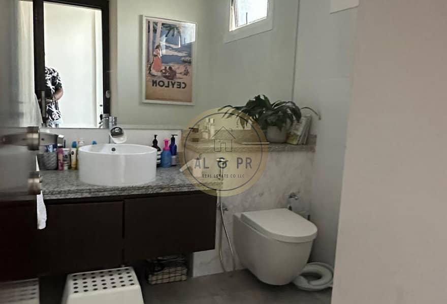 3 BEDS TOWNHOUSE | SPACIOUS LAYOUT |SINGLE ROW - Image 16