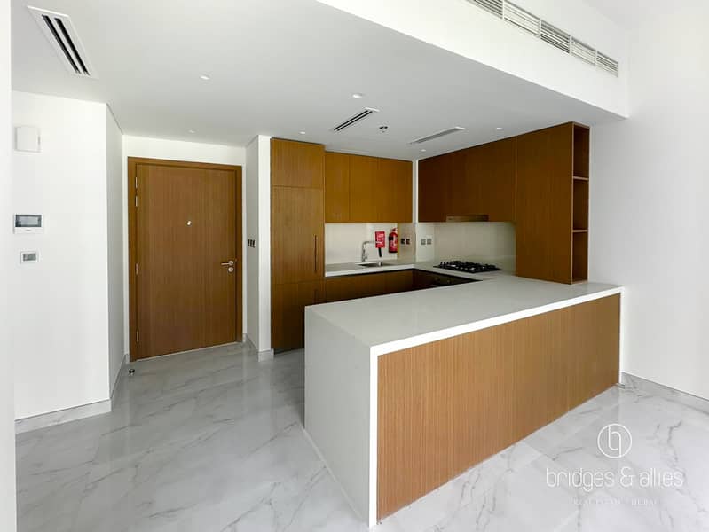 BUILDING READY | POOL VIEW | HIGH ROI - Image 9