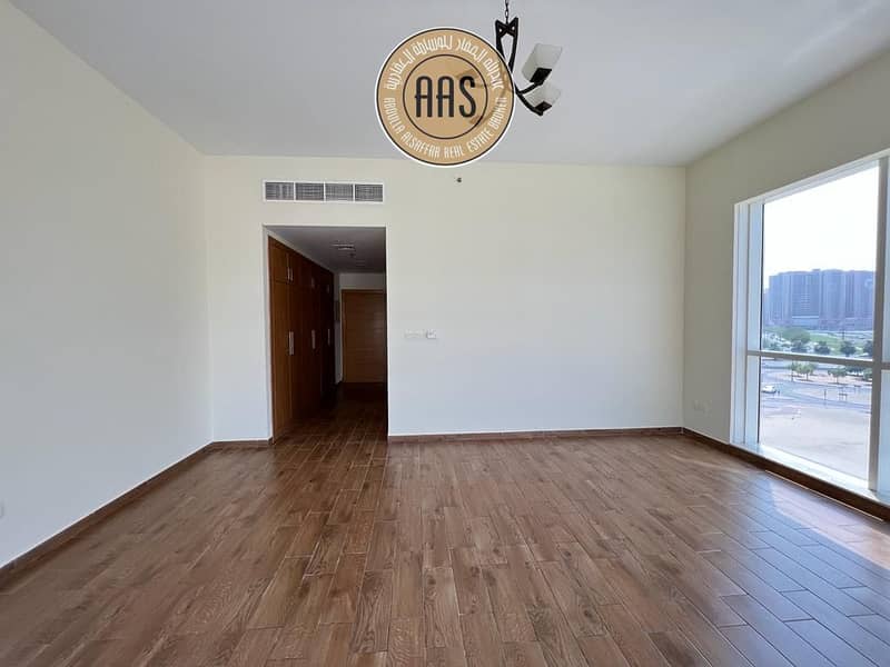 A Grand & Spacious Studio Apartment At HIgh floor Now Available at Chiller free Parking: - Image 6