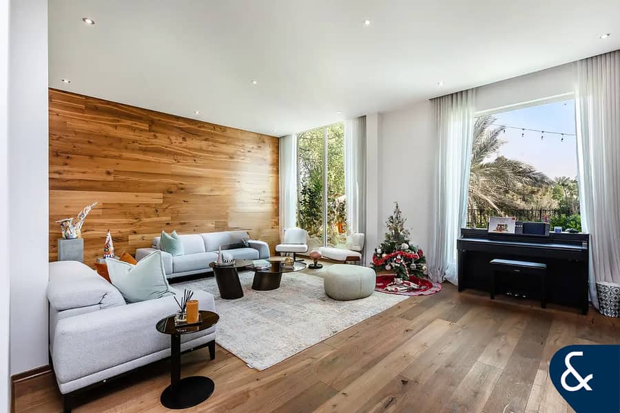 4-Bedroom | Large Garden | Open Living Room