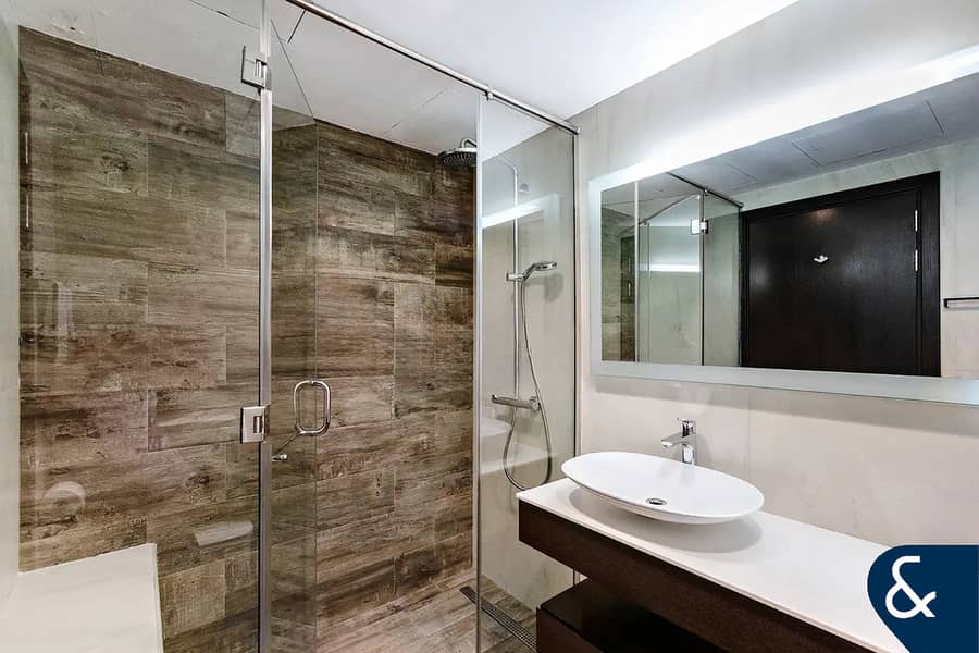 4-Bedroom | Large Garden | Open Living Room - Image 14