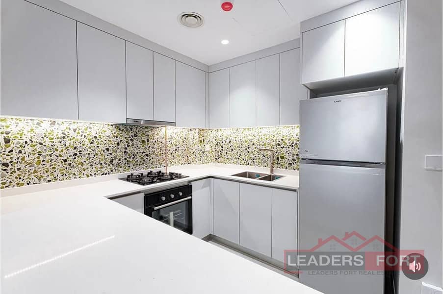 High floor | furnished apartment | close to circle Mall - Image 6