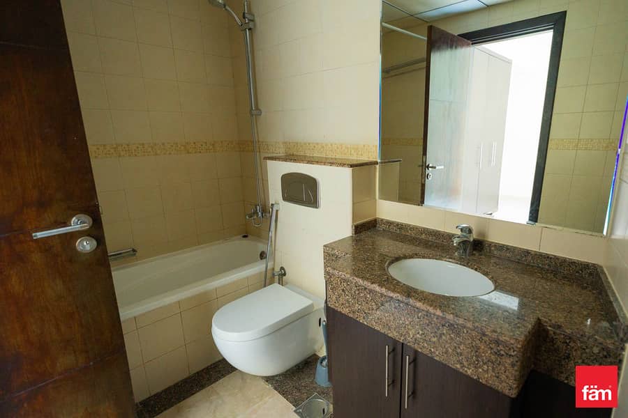 Unfurnished | Spacious | Ideal Location - Image 14