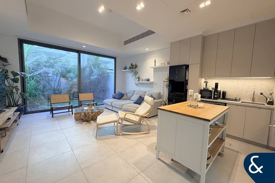 Modern Townhouse | 2 Beds + Maids | Rented