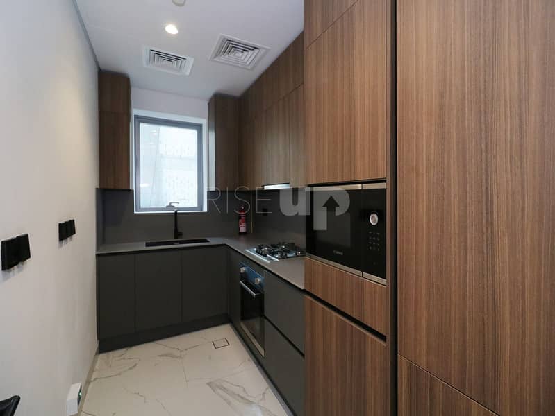 Spacious | Prime Location | Ready to Move In - Image 7