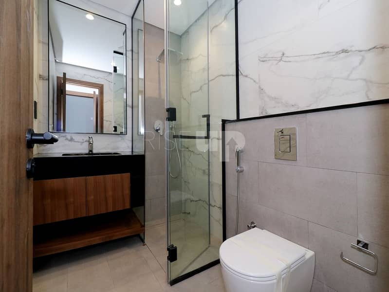 Spacious | Prime Location | Ready to Move In - Image 17