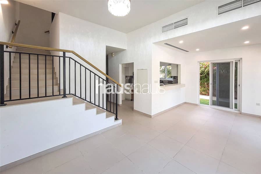 Corner Plot | Single Row | Close to Pool