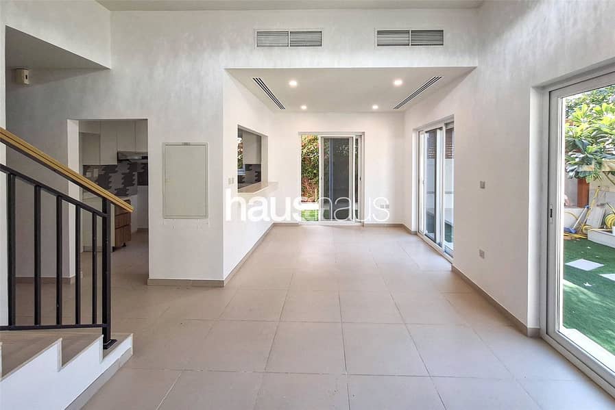 Corner Plot | Single Row | Close to Pool