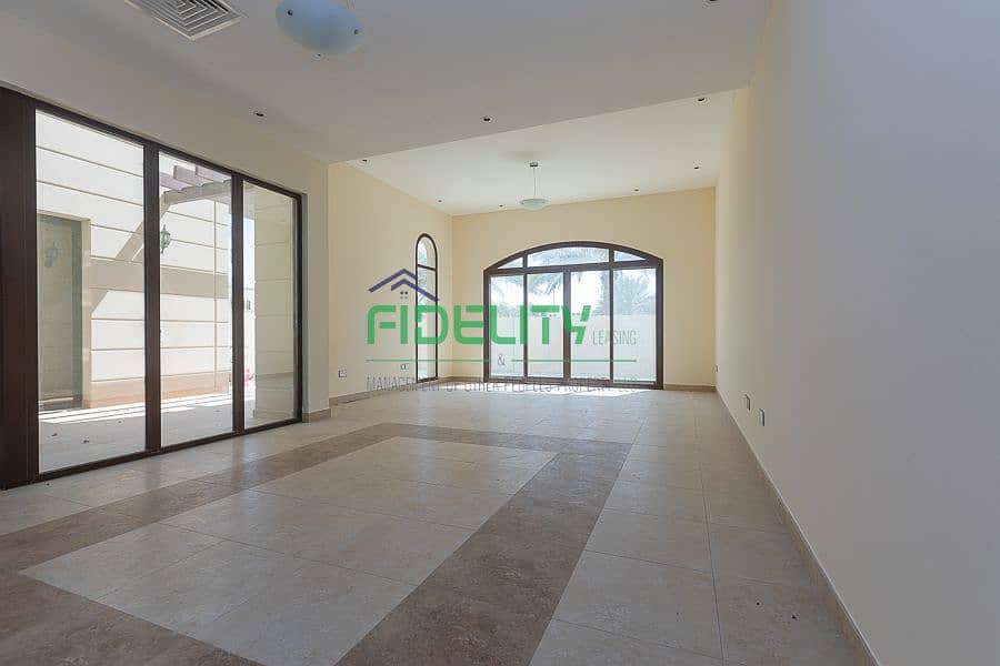 No Commission| Single Row 4BR| Big Plot Size