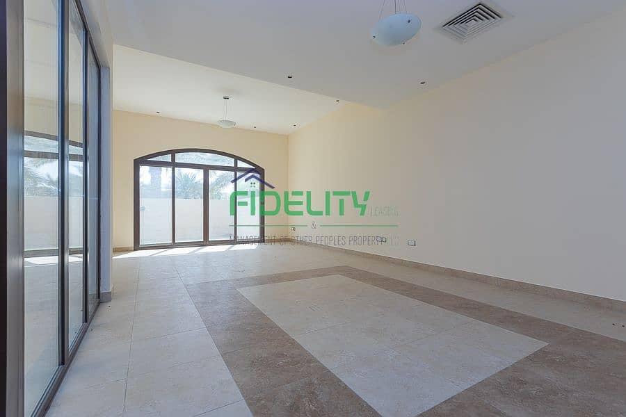 No Commission| Single Row 4BR| Big Plot Size