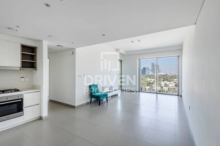 Ready to Move in | Prime Location | Low Floor